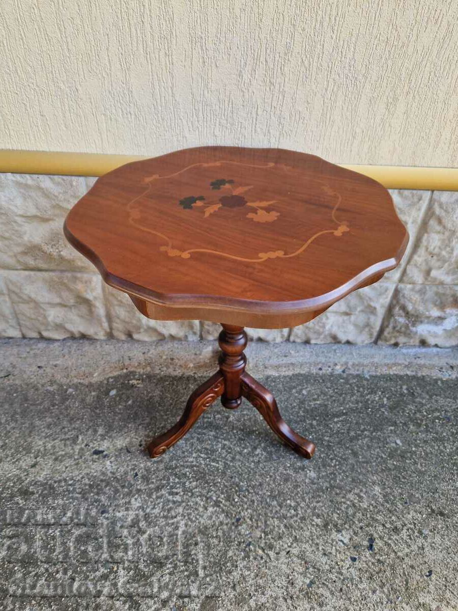 Bufet minunat din marqueterie solidă antică Bufet minunat din marqueterie solidă antică