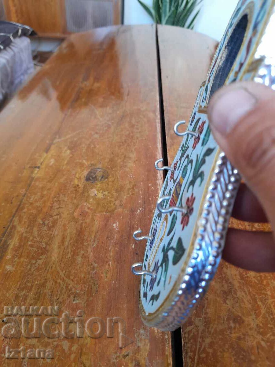 Auction Old key holder Auction Old key holder