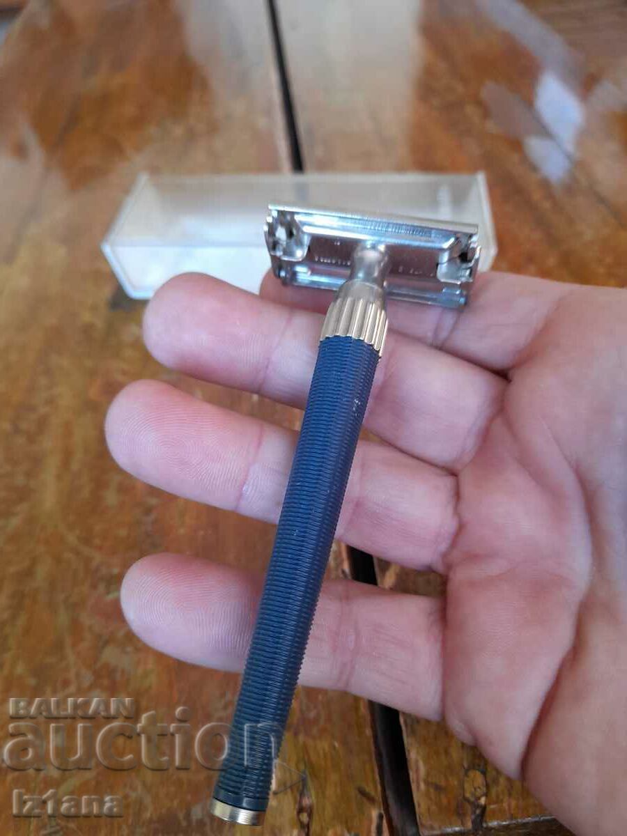 Old Gillette razor - 5
