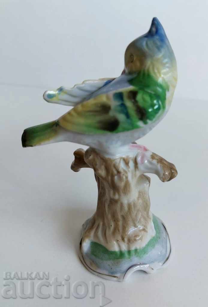 .PORCELAIN FIGURE STATUETTE BIRD BIRD FIGURE - 5 .PORCELAIN FIGURE STATUETTE BIRD BIRD FIGURE - 5