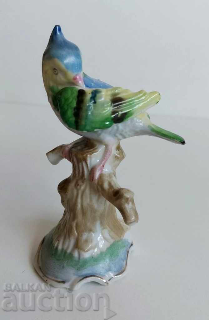 .PORCELAIN FIGURE STATUETTE BIRD BIRD FIGURE - 6 .PORCELAIN FIGURE STATUETTE BIRD BIRD FIGURE - 6