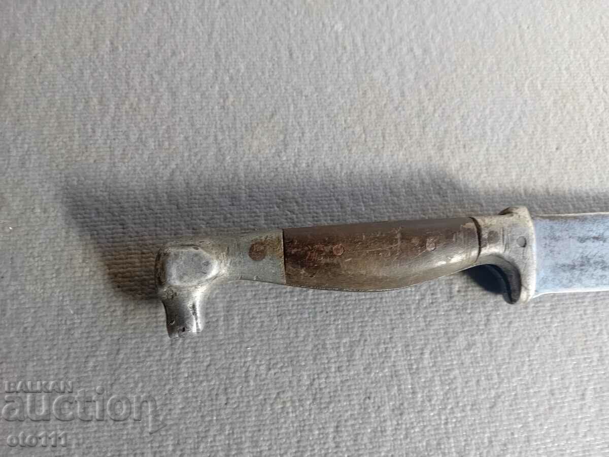 Auction OLD KNIFE DOG'S HEAD - BUFFALO HORN Auction OLD KNIFE DOG'S HEAD - BUFFALO HORN