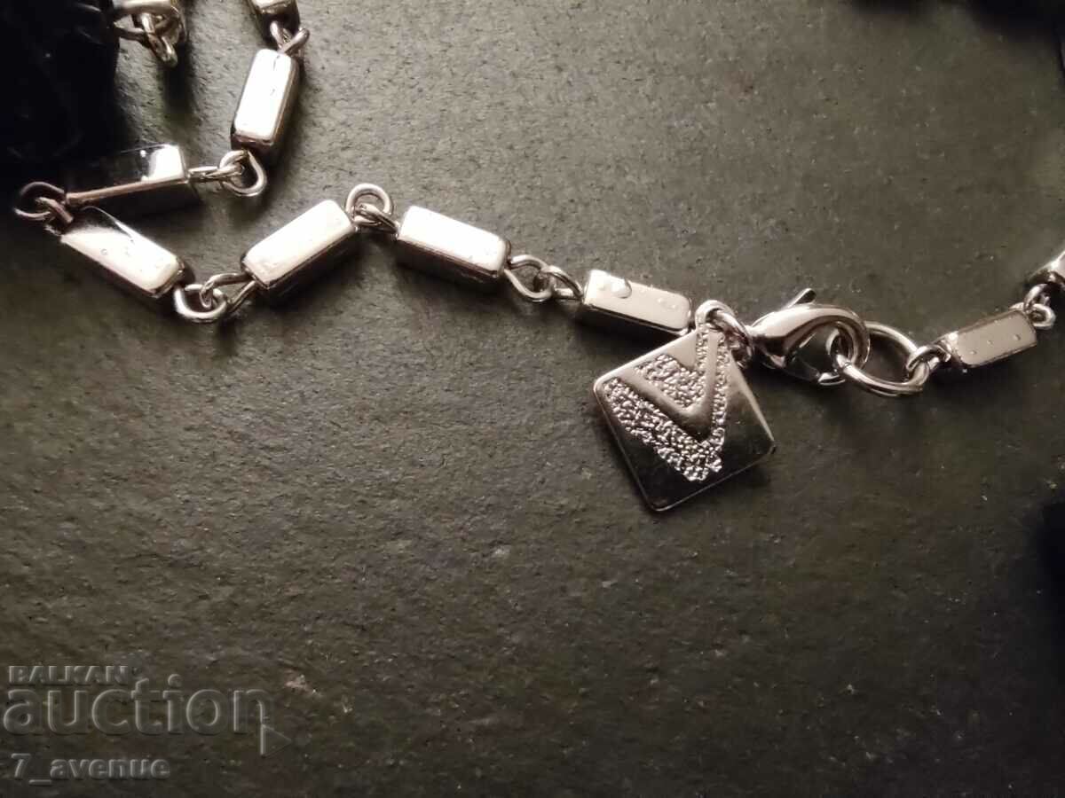 Gerdan, long, marked 20.11.24 with price 99.00 BGN | € 50.62 Gerdan, long, marked 20.11.24 with price 99.00 BGN | € 50.62