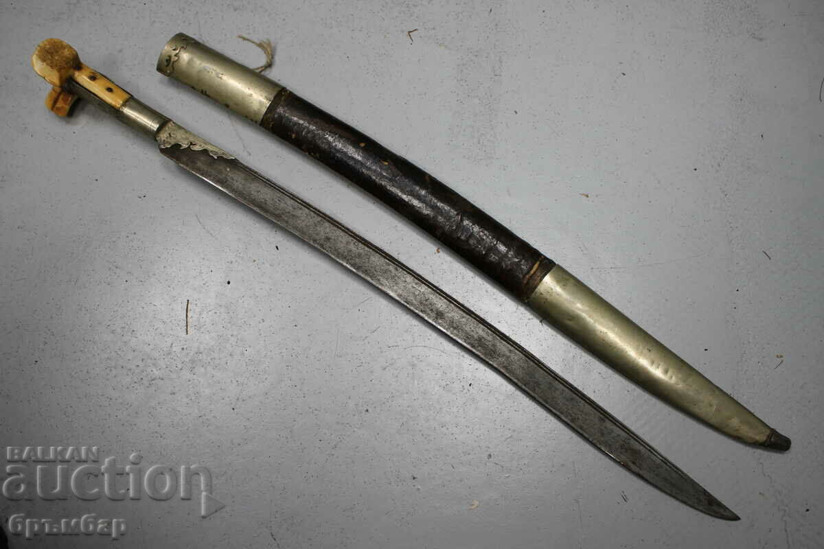 Ottoman Turkish Balkan scimitar, akulak, white chirens.