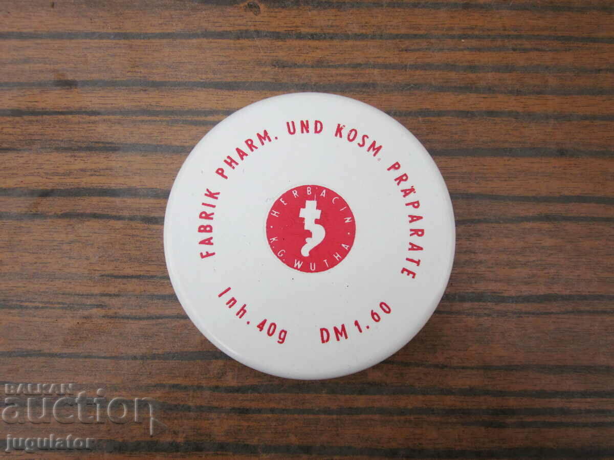 old olympic camel cream bakelite box olymp with price 10.00 BGN | € 5.11 old olympic camel cream bakelite box olymp with price 10.00 BGN | € 5.11