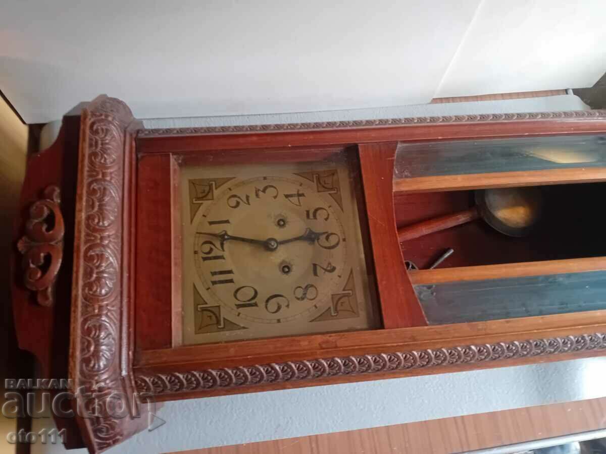 Delivery of OLD WALL CLOCK