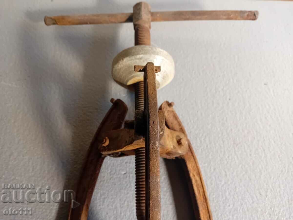 СТАРА СКОБА ЗА ЛАГЕРИ - 5 СТАРА СКОБА ЗА ЛАГЕРИ - 5