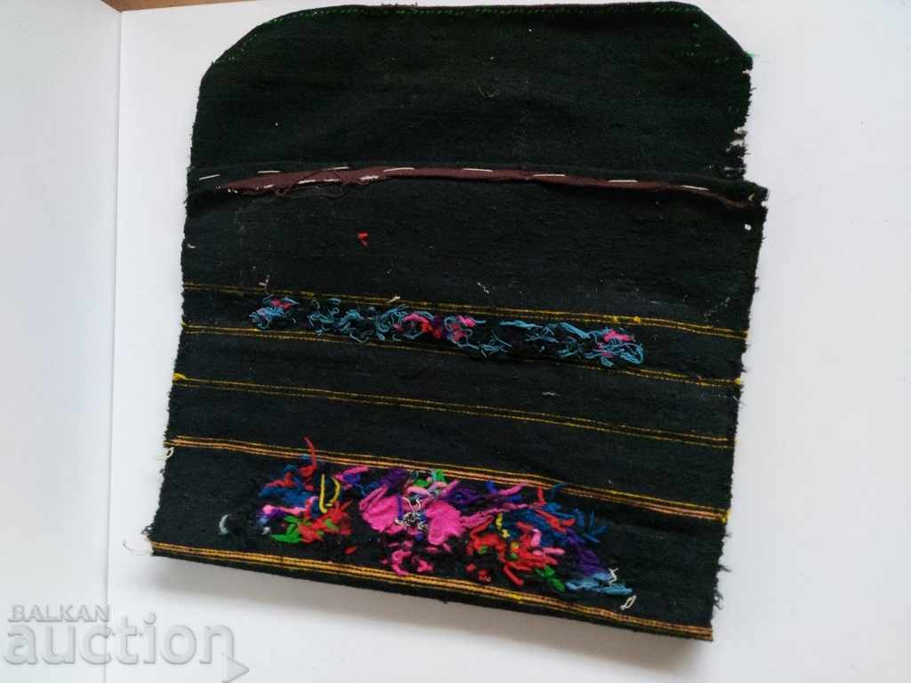 .AUTHENTIC EMBROIDERED APRON WORN BY PISHTIMAL GERAVNA - 5 .AUTHENTIC EMBROIDERED APRON WORN BY PISHTIMAL GERAVNA - 5