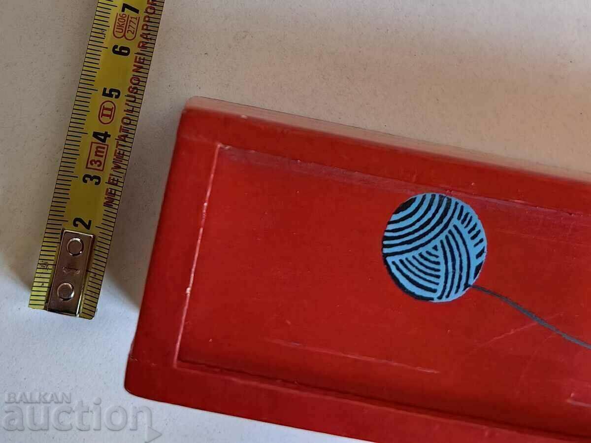 . ПЕРФЕКТНА РИСУВАНА ДЪРВЕНА КУТИЙКА КУТИЯ КОТЕ КОТКА с цена € 3.00 | 5.87 лв.