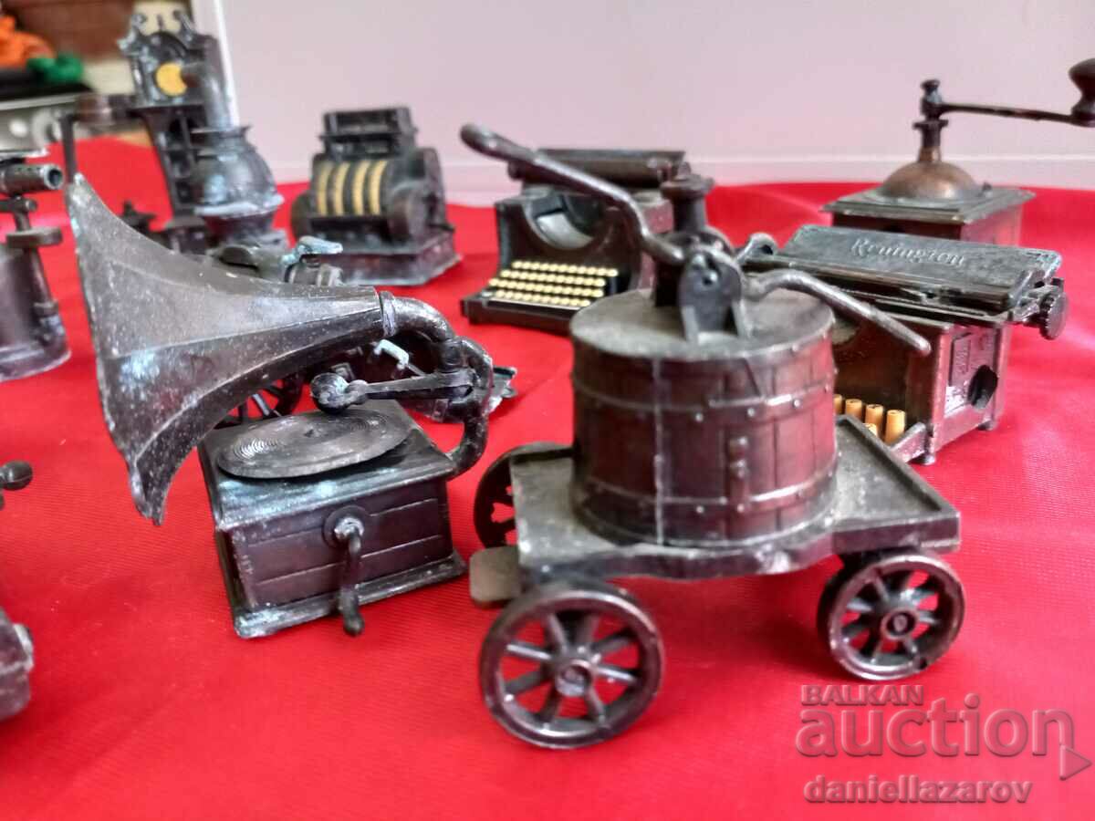 Auction  Unique Collection Miniature Sharpeners 16pcs. Sharpener