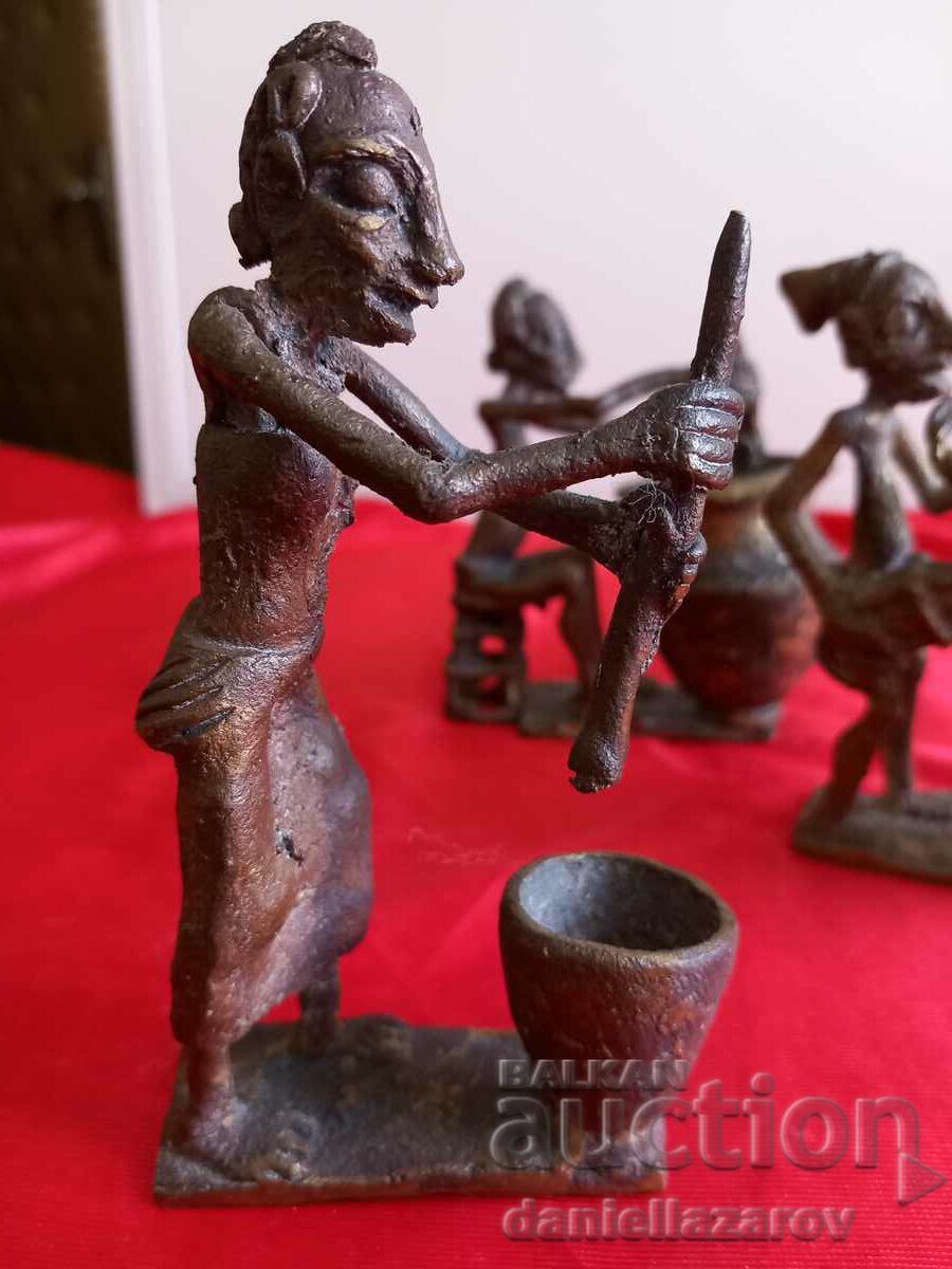 Delivery of Old African Bronze Sculptures, Statuette, Benin Delivery of Old African Bronze Sculptures, Statuette, Benin