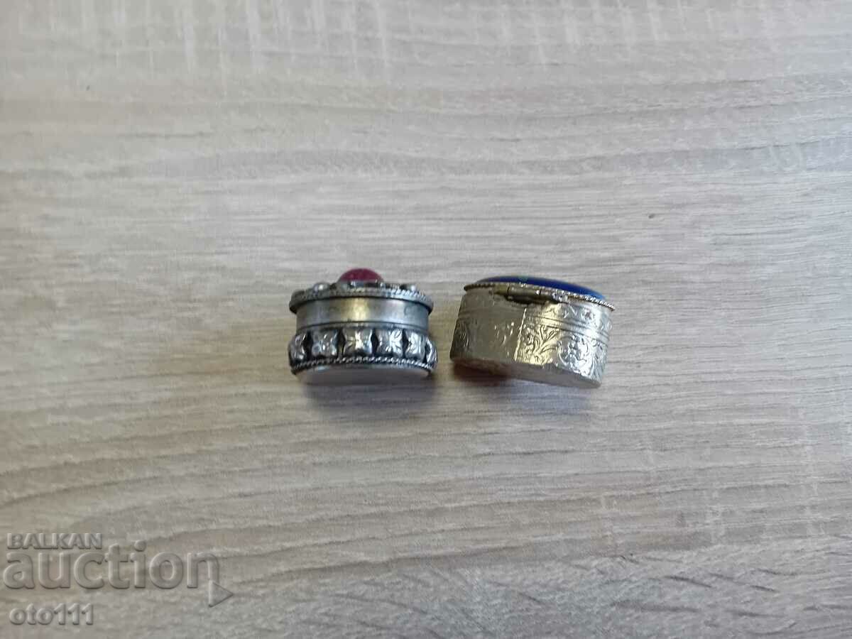 Auction OLD BOX, SNUFF BOXES - 2 pieces Auction OLD BOX, SNUFF BOXES - 2 pieces