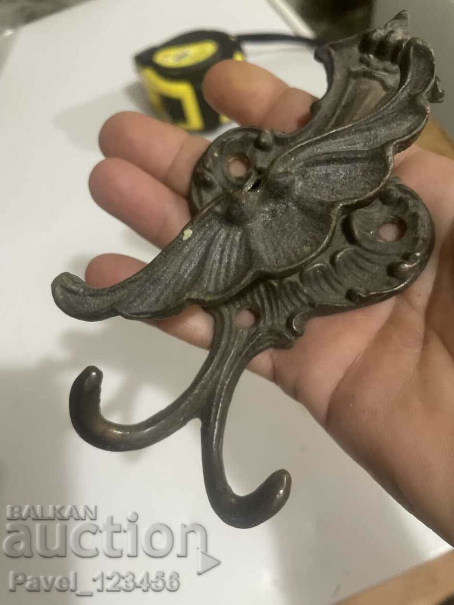 Livrarea Umeraș din metal vechi Livrarea Umeraș din metal vechi