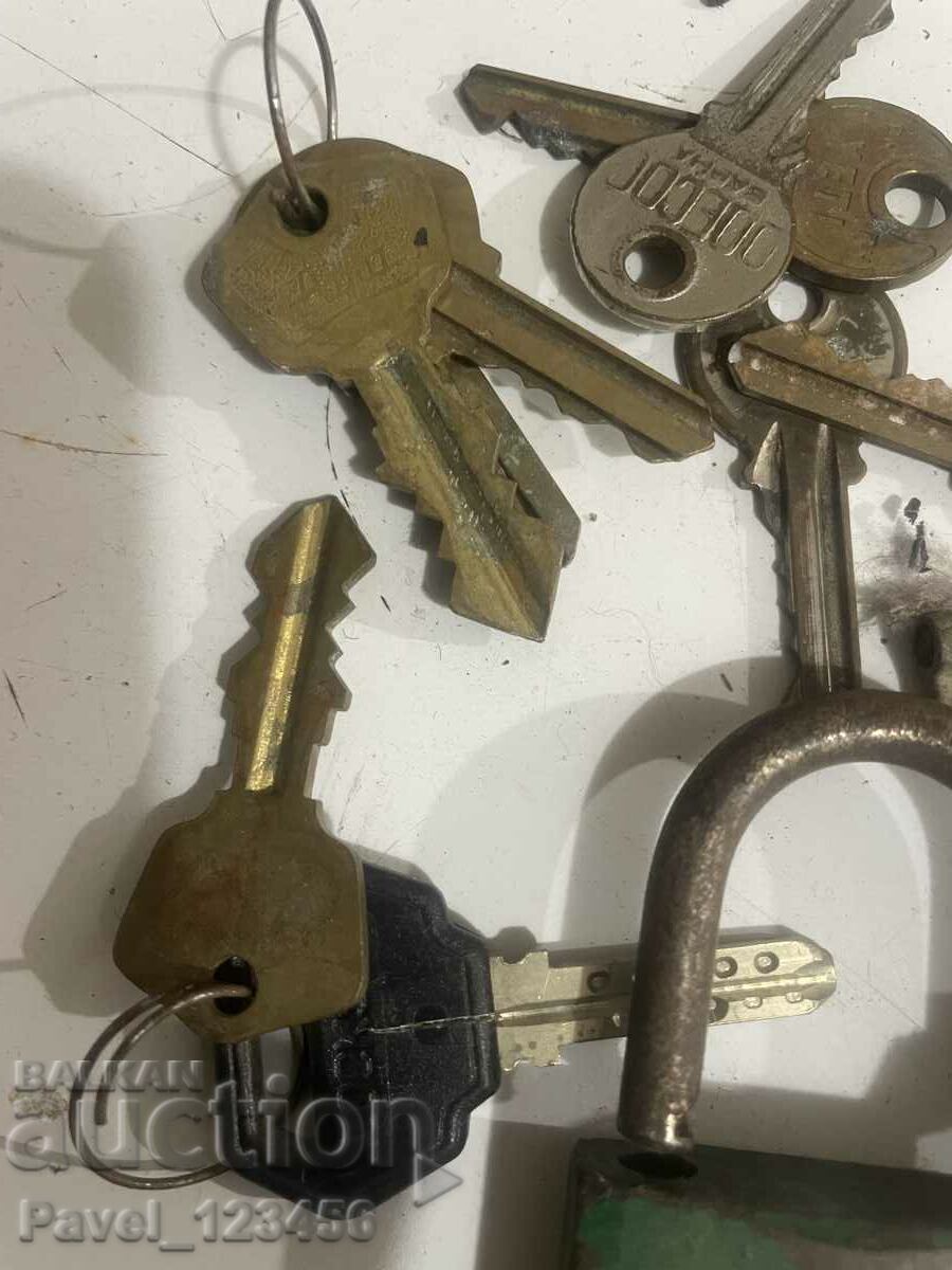 Old keys etc. with price 29.99 BGN | € 15.33 Old keys etc. with price 29.99 BGN | € 15.33