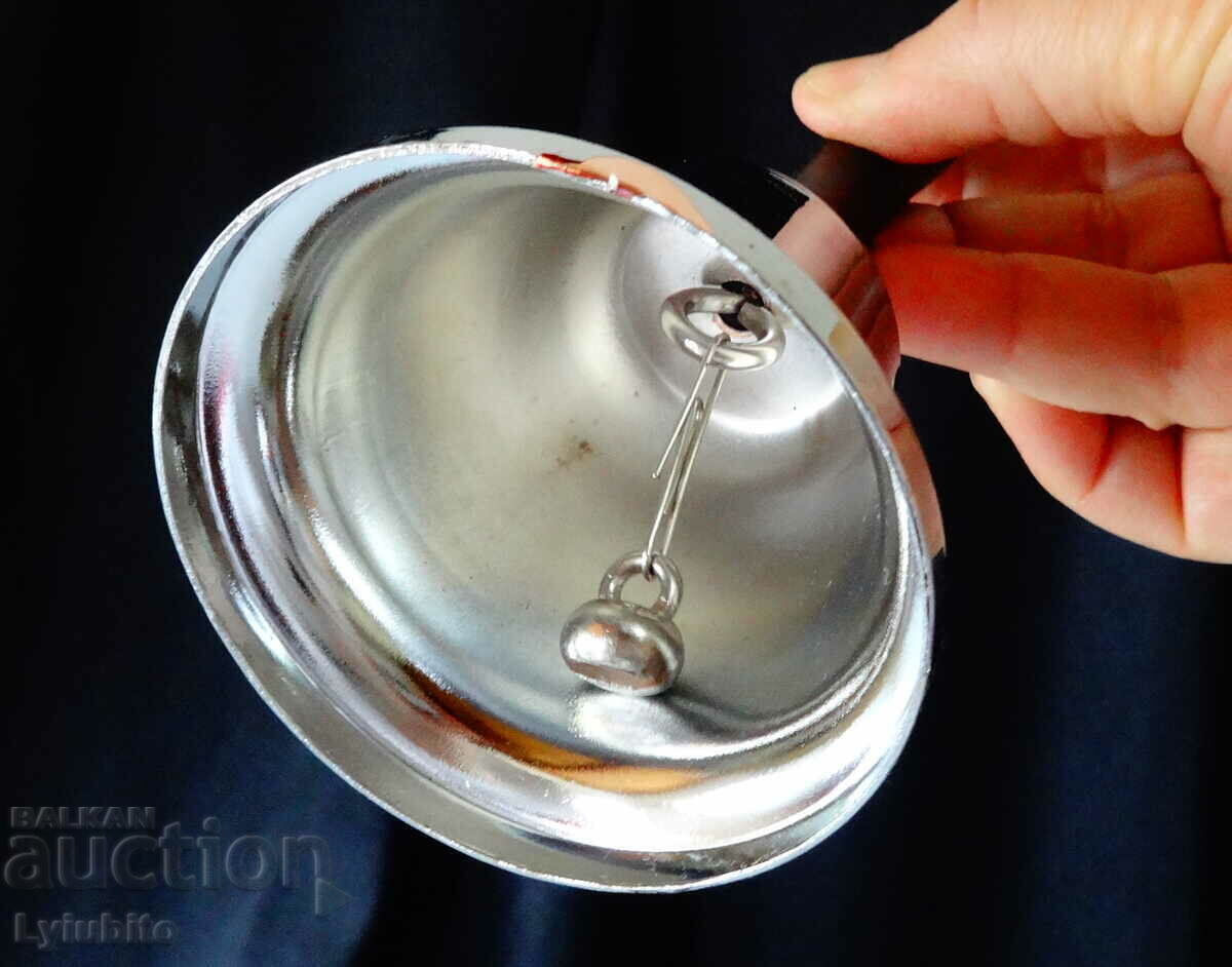 Посребрена камбана с дървена дръжка. с цена 9.00 лв. | € 4.60 Посребрена камбана с дървена дръжка. с цена 9.00 лв. | € 4.60