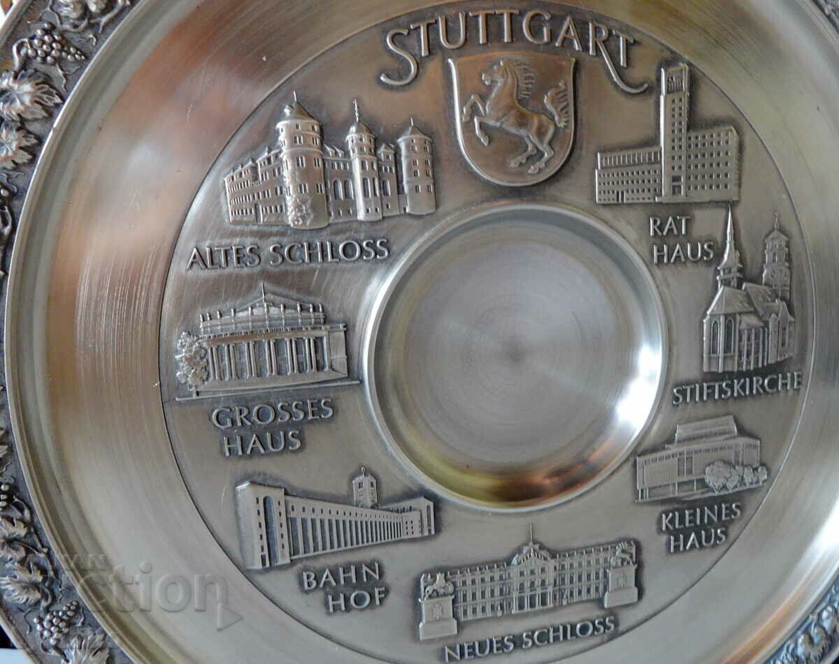 Canvas painting 900 gr., upright horse, architecture, vines, grapes with price 79.00 BGN | € 40.39 Canvas painting 900 gr., upright horse, architecture, vines, grapes with price 79.00 BGN | € 40.39