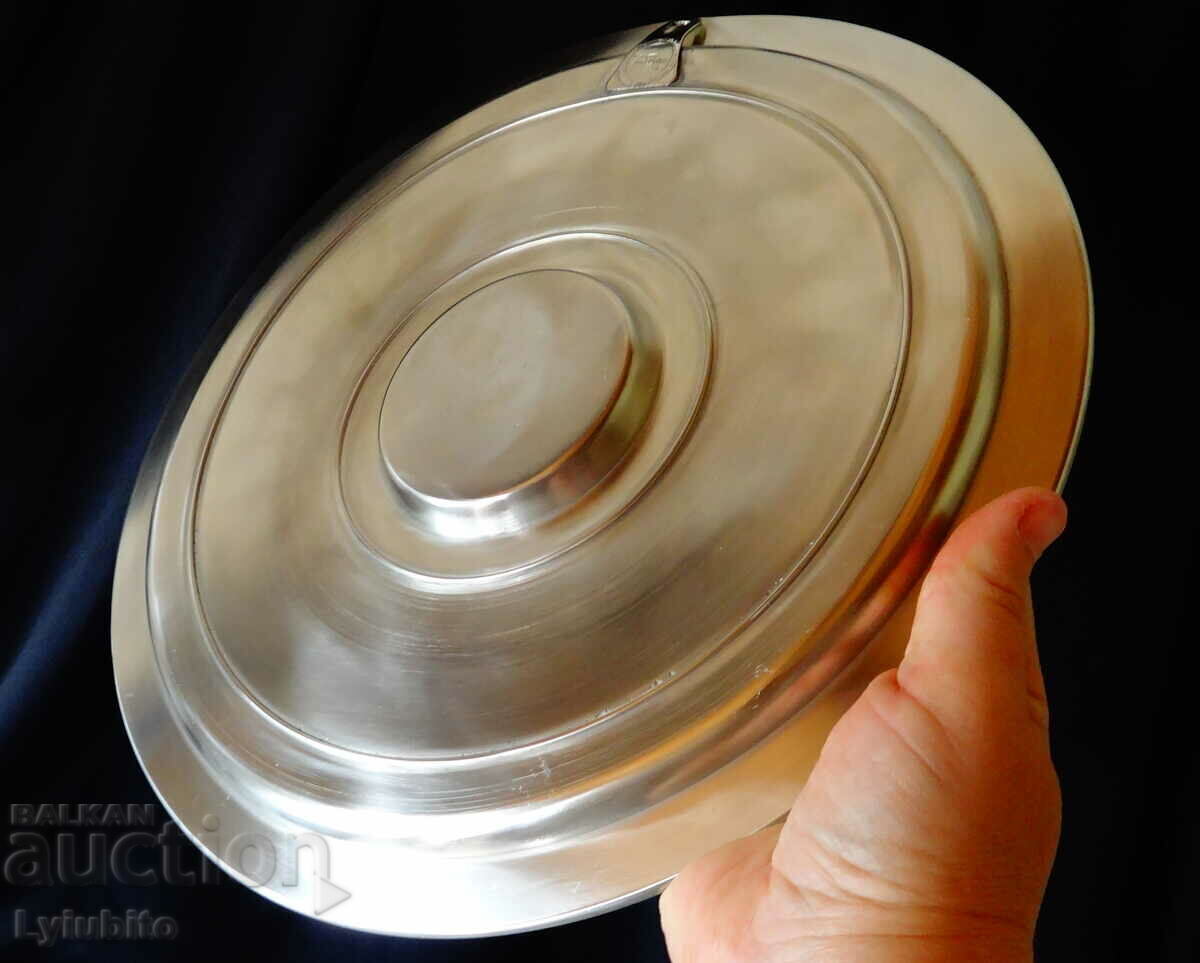 Auction Canvas painting 900 gr., upright horse, architecture, vines, grapes Auction Canvas painting 900 gr., upright horse, architecture, vines, grapes