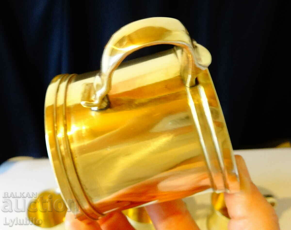 Massive bronze cups 200 ml, plus a glass cup - 5 Massive bronze cups 200 ml, plus a glass cup - 5