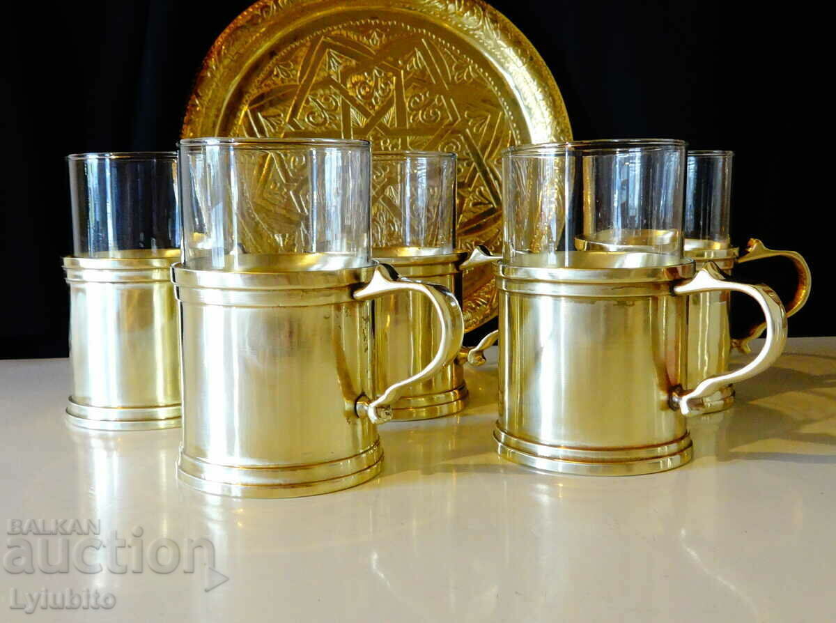 Massive bronze cups 200 ml, plus a glass cup Massive bronze cups 200 ml, plus a glass cup