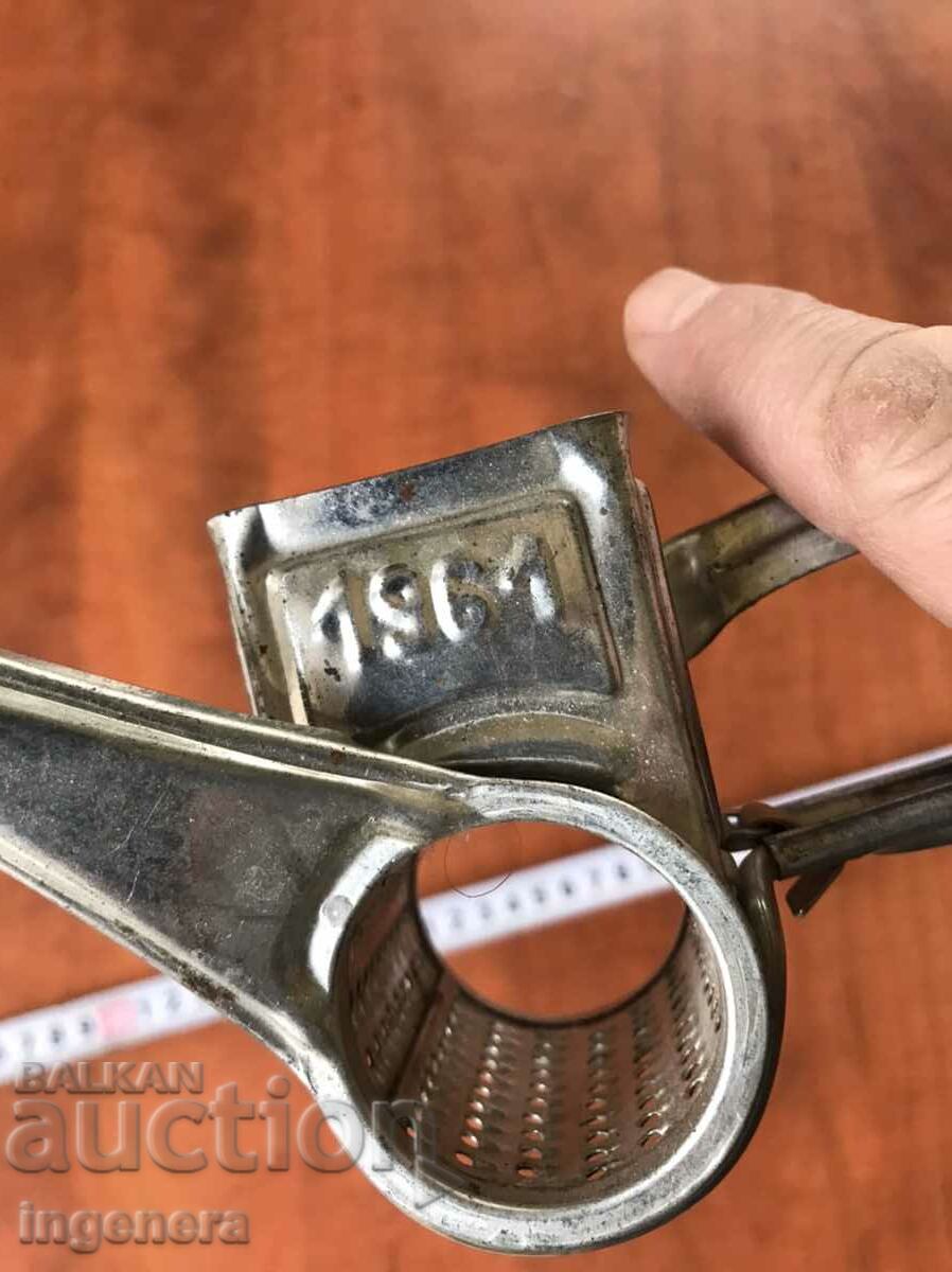 GRINDER GRINDER FOR NUTS, COFFEE, SPICES, ETC.-METAL-1961 with price 14.00 BGN | € 7.16 GRINDER GRINDER FOR NUTS, COFFEE, SPICES, ETC.-METAL-1961 with price 14.00 BGN | € 7.16