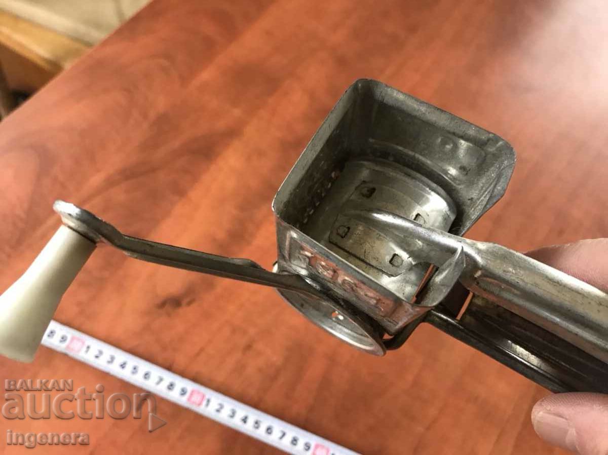 Auction GRINDER GRINDER FOR NUTS, COFFEE, SPICES, ETC.-METAL-1961 Auction GRINDER GRINDER FOR NUTS, COFFEE, SPICES, ETC.-METAL-1961