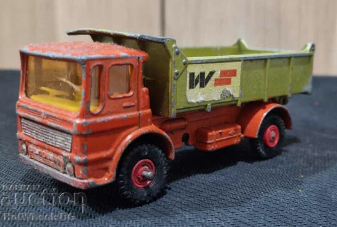 Auction  MATCHBOX LESNEY King Size K-4 Leyland Tipper