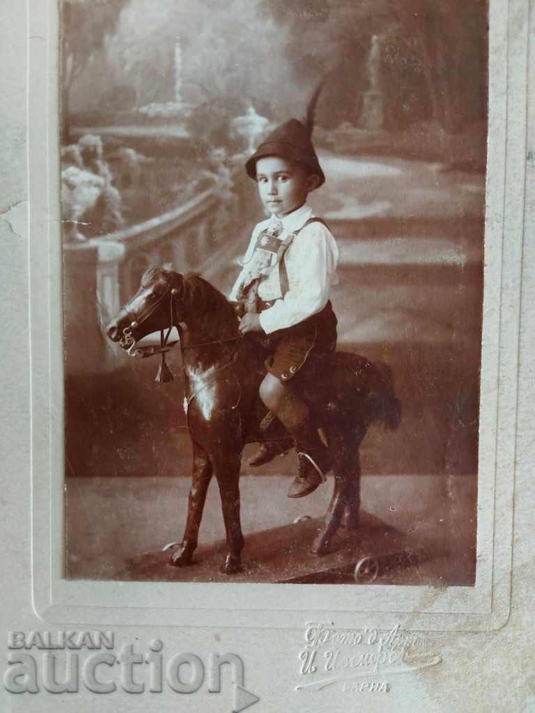 Auction  .OLD CHILDHOOD PHOTO CARDBOARD CHILD HORSE