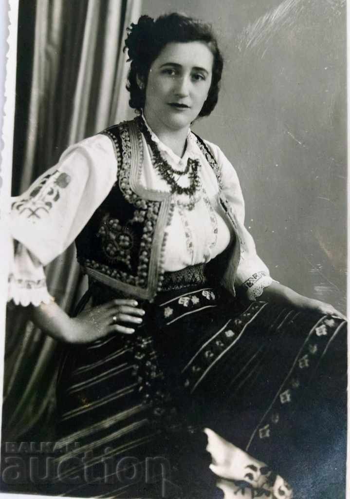 .KINGDOM OF BULGARIA PHOTOGRAPHY WEARING VEST APRON with price 5.00 BGN | € 2.56 .KINGDOM OF BULGARIA PHOTOGRAPHY WEARING VEST APRON with price 5.00 BGN | € 2.56