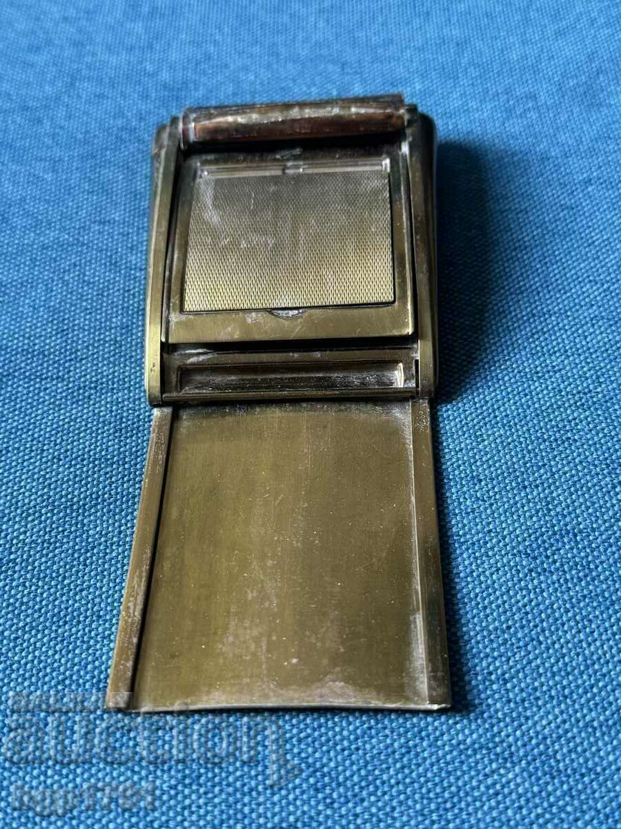 Delivery of Old brass powder keg Delivery of Old brass powder keg