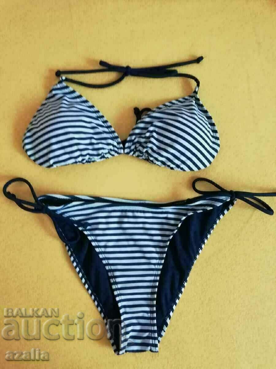 Costum de baie din două piese pentru femei