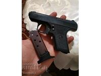 Pistol cu gaz "Perfecta FBI 8000"