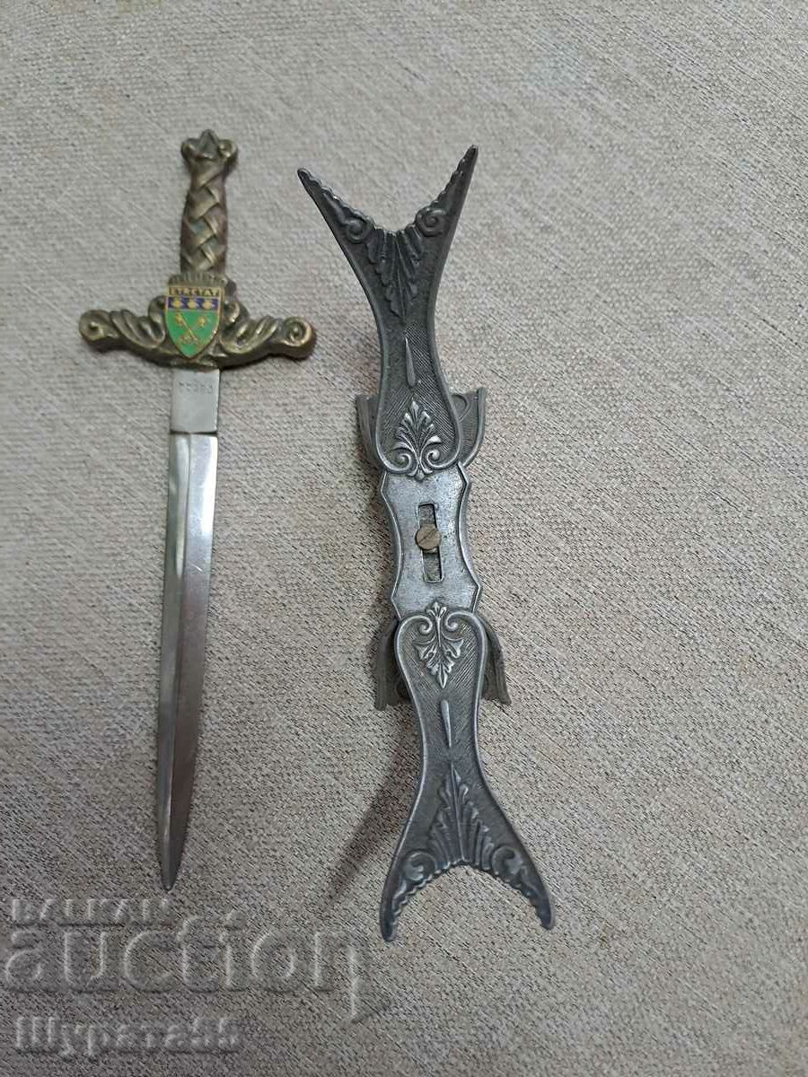 Cuțit de hârtie 20 cm. Stand 15 cm 50 BGN. set.