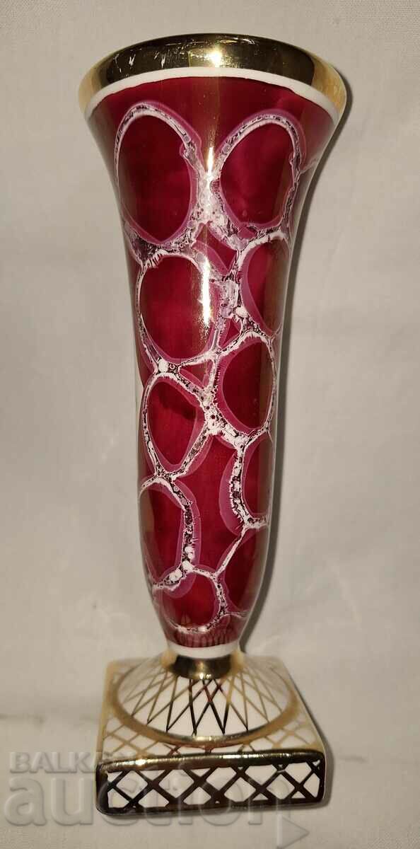 Delivery of Porcelain vase--Laeken--hand made--Belgium Delivery of Porcelain vase--Laeken--hand made--Belgium