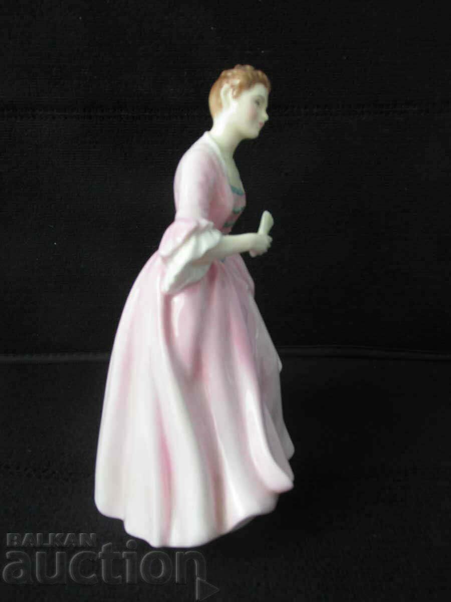 Delivery of Royal Dowton figurine Delivery of Royal Dowton figurine