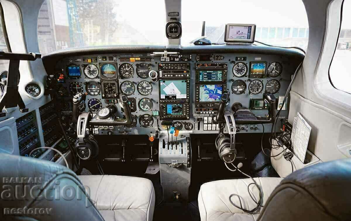 AIRCRAFT INSTRUMENT GYRO ATTITUDE - 7 AIRCRAFT INSTRUMENT GYRO ATTITUDE - 7