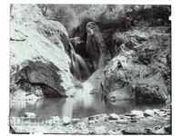 Fotografie mare a cascadei Karlovo în jurul anului 1900