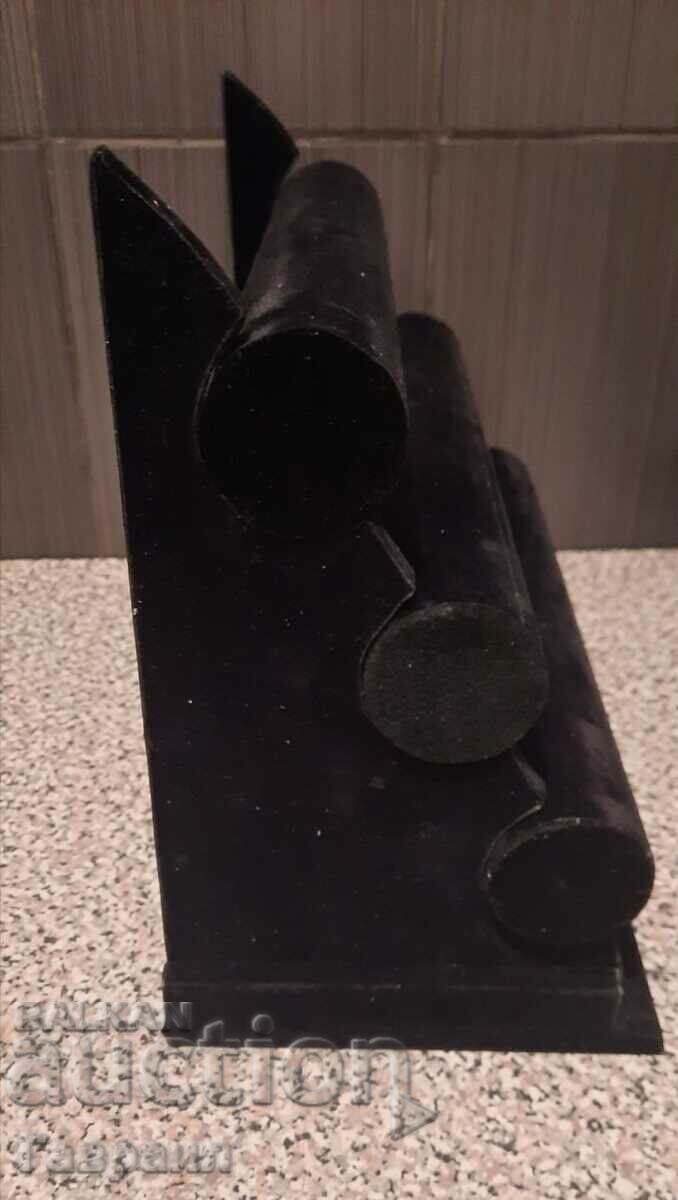 Suport brățară cu preț 40.00 BGN | € 20.45 Suport brățară cu preț 40.00 BGN | € 20.45