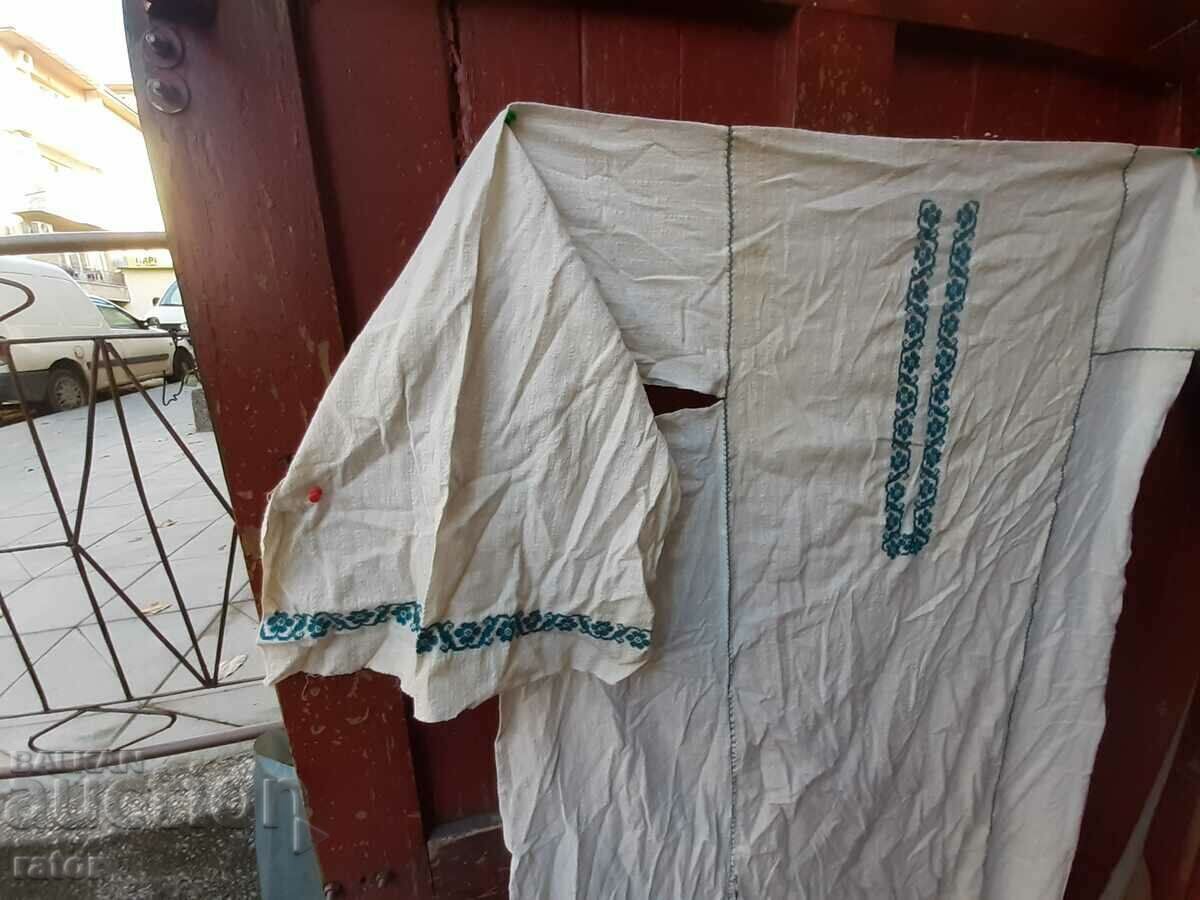 Delivery of Authentic long fringe shirt with embroidery. Costumes Delivery of Authentic long fringe shirt with embroidery. Costumes