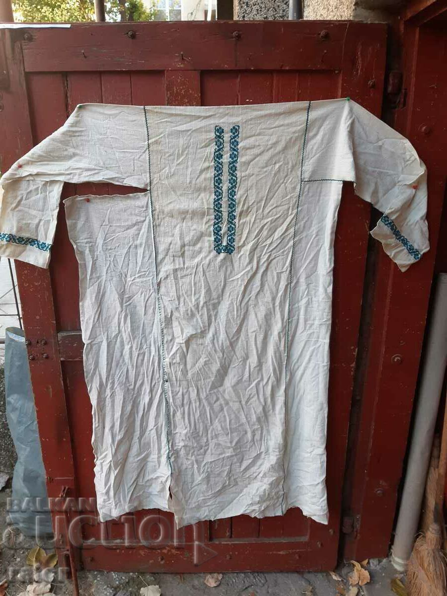 Автентична дълга кенарена  риза с бродерия . Носия