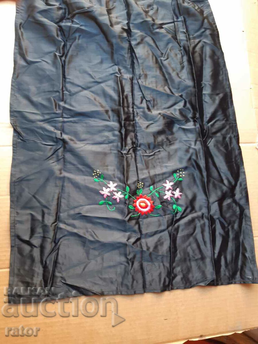 Authentic apron, costume with price 10.00 BGN | € 5.11 Authentic apron, costume with price 10.00 BGN | € 5.11