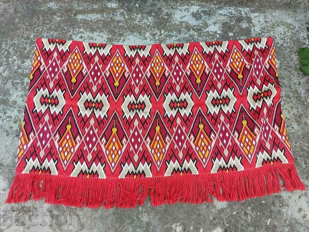 . СТАР КОВЬОР КИЛИМ СТЕНА КИЛИМЧЕ ОТЛИЧЕН с цена 25.00 лв. | € 12.78 . СТАР КОВЬОР КИЛИМ СТЕНА КИЛИМЧЕ ОТЛИЧЕН с цена 25.00 лв. | € 12.78