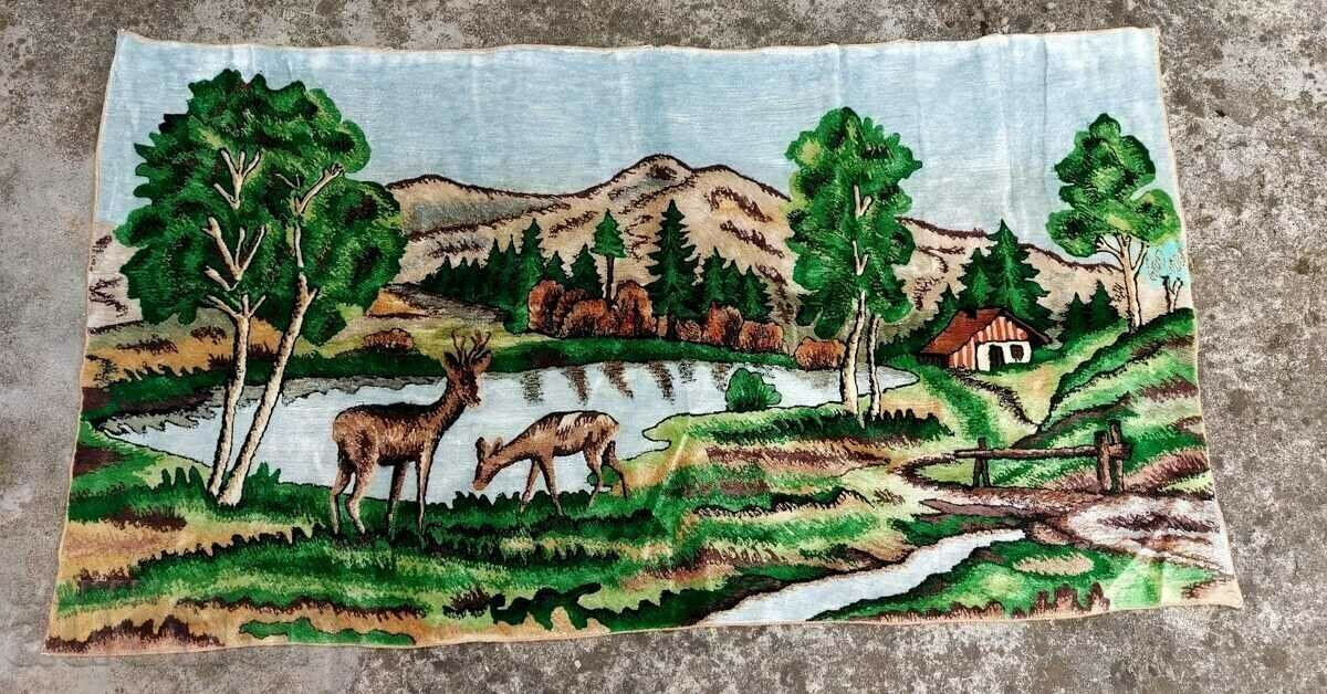 . OLD UNUSED CARPET RUG WALL with price 25.00 BGN | € 12.78 . OLD UNUSED CARPET RUG WALL with price 25.00 BGN | € 12.78