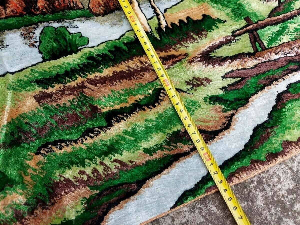 . OLD UNUSED CARPET RUG WALL - 5 . OLD UNUSED CARPET RUG WALL - 5