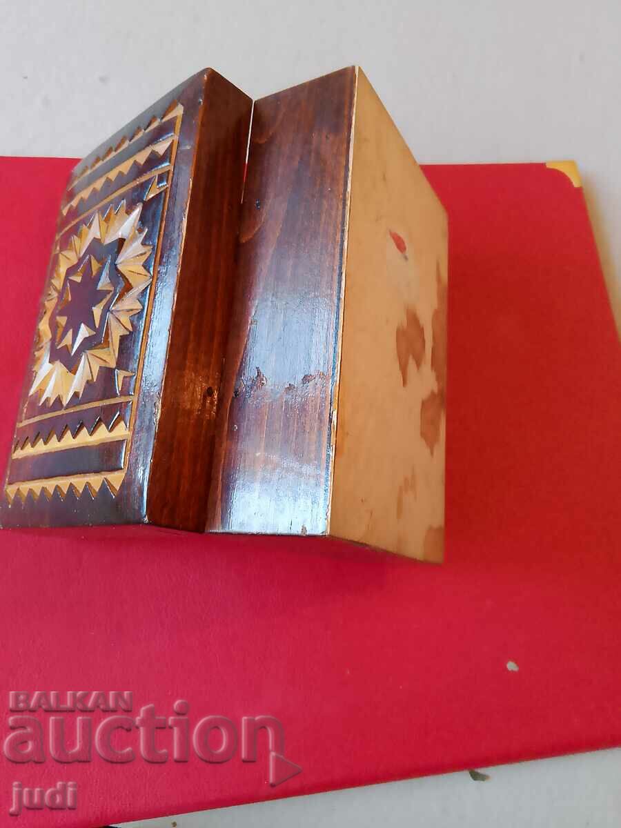 Wooden carved jewelry box - 5 Wooden carved jewelry box - 5