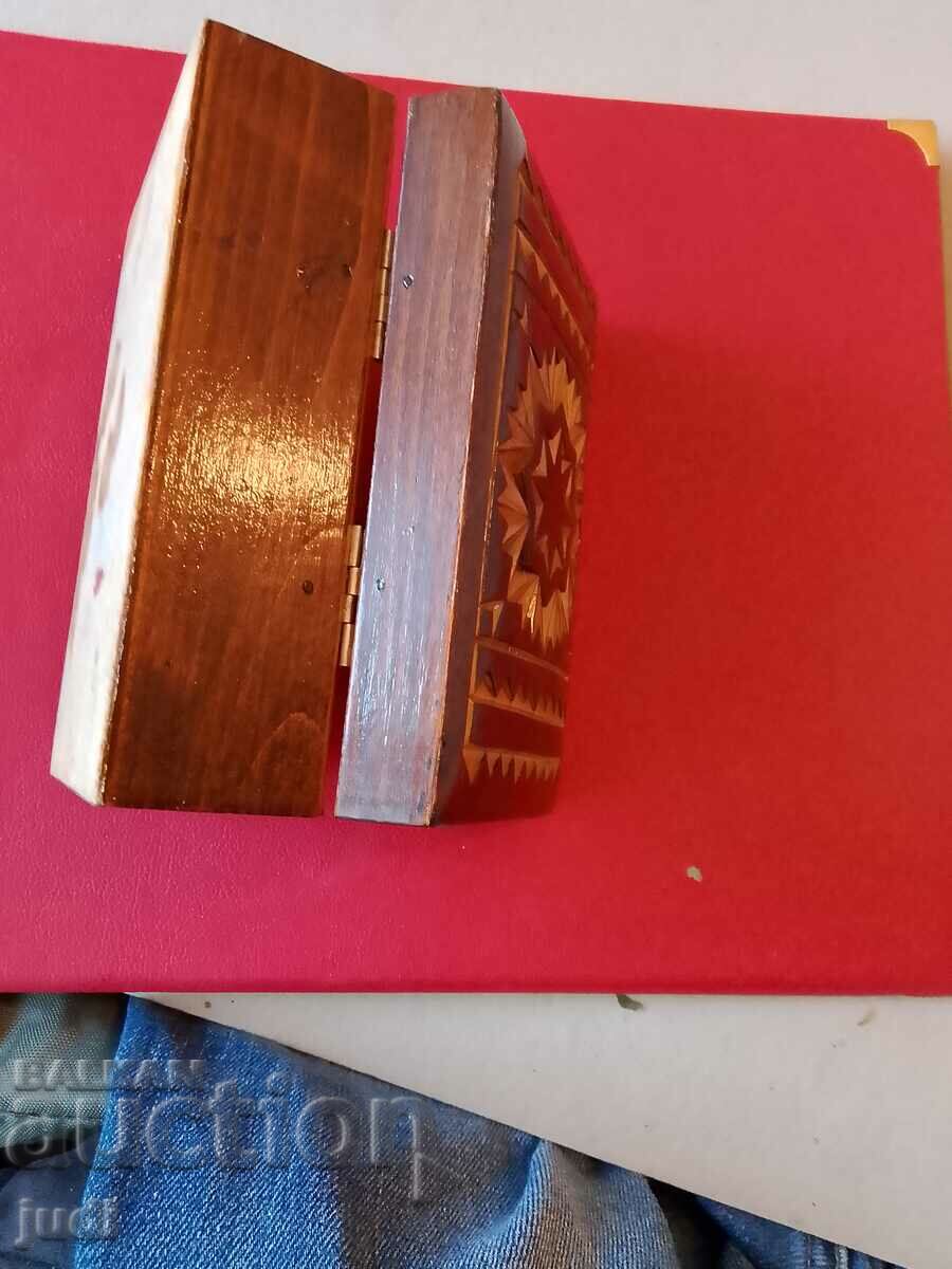 Wooden carved jewelry box - 7 Wooden carved jewelry box - 7