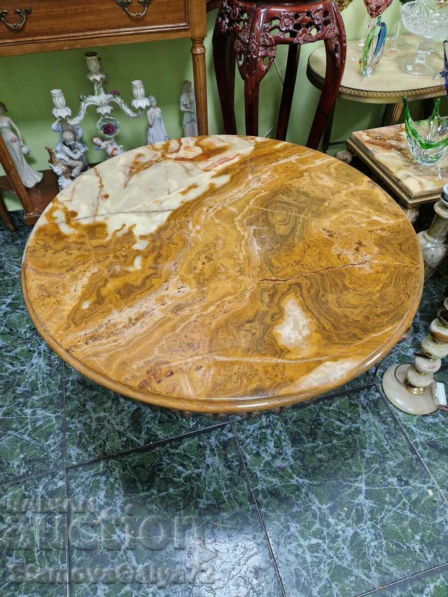 Ένα υπέροχο μπρονζέ τραπέζι αντίκα με επάνω μέρος από όνυχα με τιμή 647.00 BGN | € 330.81 Ένα υπέροχο μπρονζέ τραπέζι αντίκα με επάνω μέρος από όνυχα με τιμή 647.00 BGN | € 330.81