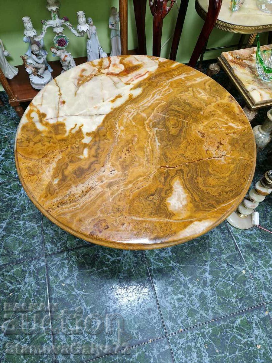 Δημοπρασία Ένα υπέροχο μπρονζέ τραπέζι αντίκα με επάνω μέρος από όνυχα Δημοπρασία Ένα υπέροχο μπρονζέ τραπέζι αντίκα με επάνω μέρος από όνυχα