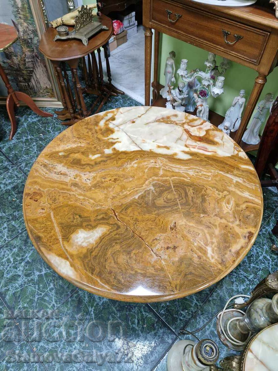 Ένα υπέροχο μπρονζέ τραπέζι αντίκα με επάνω μέρος από όνυχα - 7 Ένα υπέροχο μπρονζέ τραπέζι αντίκα με επάνω μέρος από όνυχα - 7