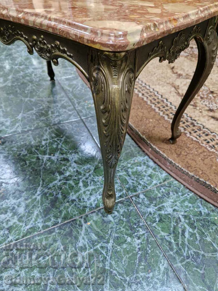 O măsuță minunată din bronz antic cu blat de marmură - 7