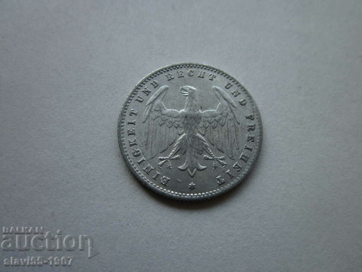 200 de timbre din aluminiu din 1923 !!! cu preț 3.00 BGN | € 1.53